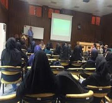 دبیران ریاضی ایرانشهر در کلاس های ارتقای علمی گروه جهادی السابقون شرکت کردند