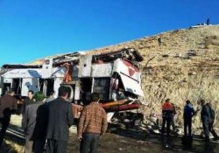 آمار جانباختگان حادثه واژگونی اتوبوس زائران یزدی به 29 نفر رسید