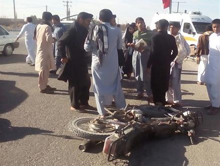 ۲ نفر مصدوم بر اثر برخورد موتورسیکلت با مزدا در جنوب سیستان و بلوچستان+ تصاویر
