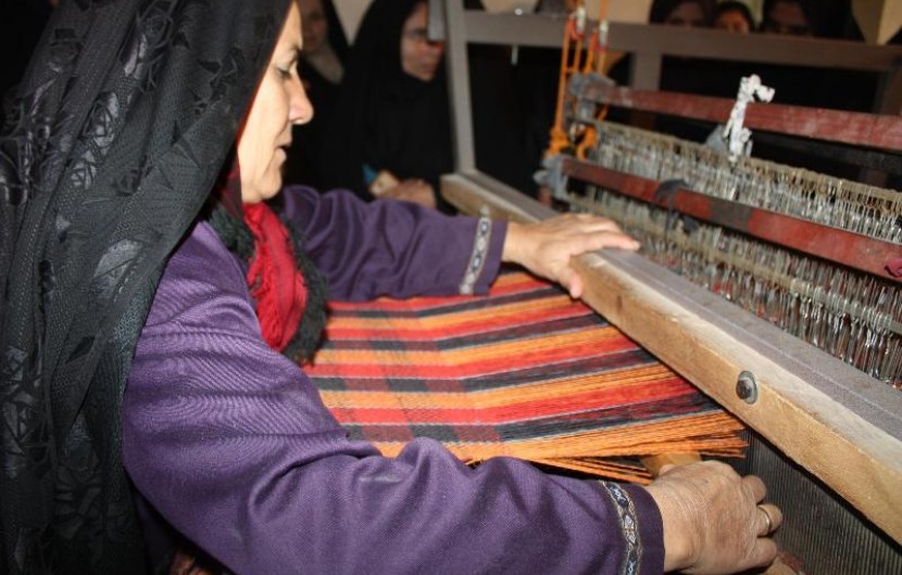 نمایشگاه فعالیت‌های صنایع دستی معلولان در ایرانشهر برپا شد