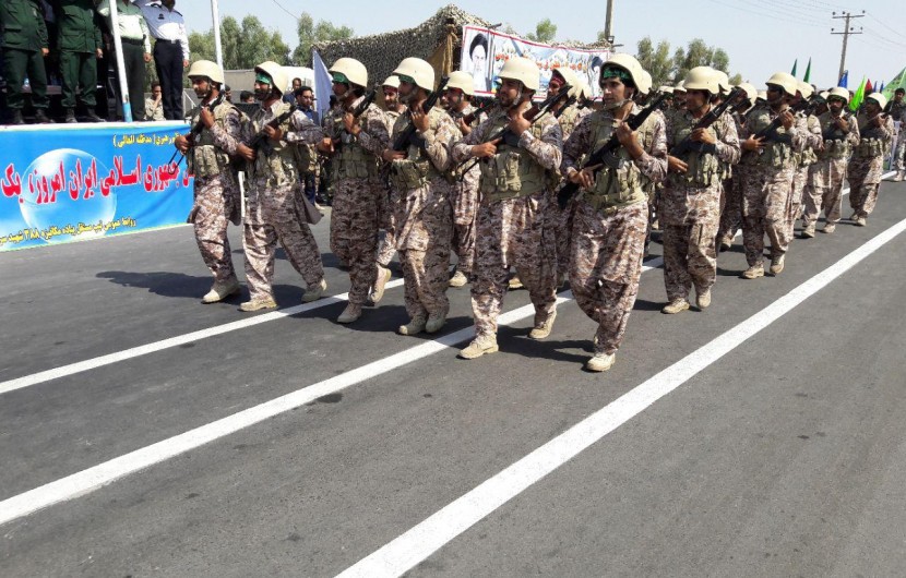 رژه نمایش اقتدار نیروهای مسلح در ایرانشهر برگزار شد