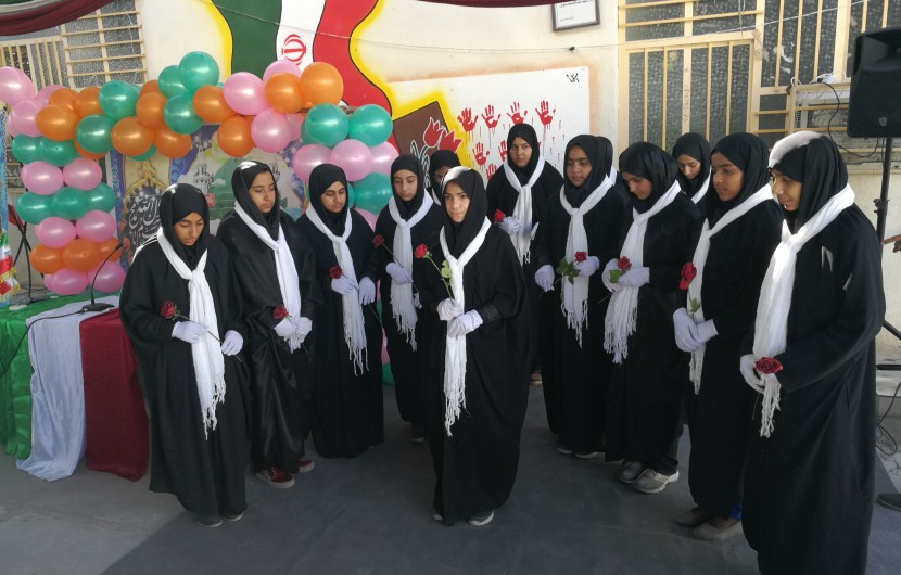 جشن هفته وحدت در دبیرستان دخترانه شاهد ایرانشهر برگزار شد