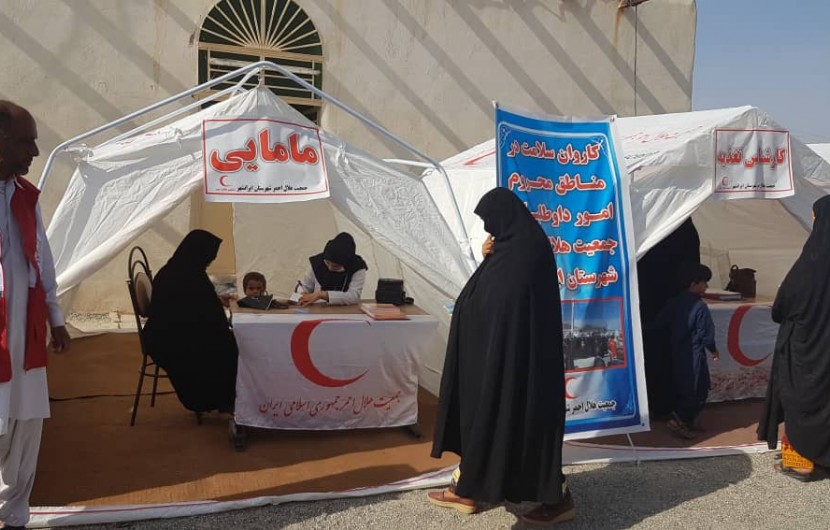 حضور کاروان سلامت هلال‌احمر در مناطق محروم ایرانشهر