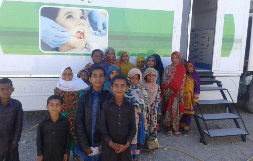 ارائه خدمات کلینیک سیار دندانپزشکی دانشگاه علوم پزشکی ایرانشهربه بیش از 600 نفر