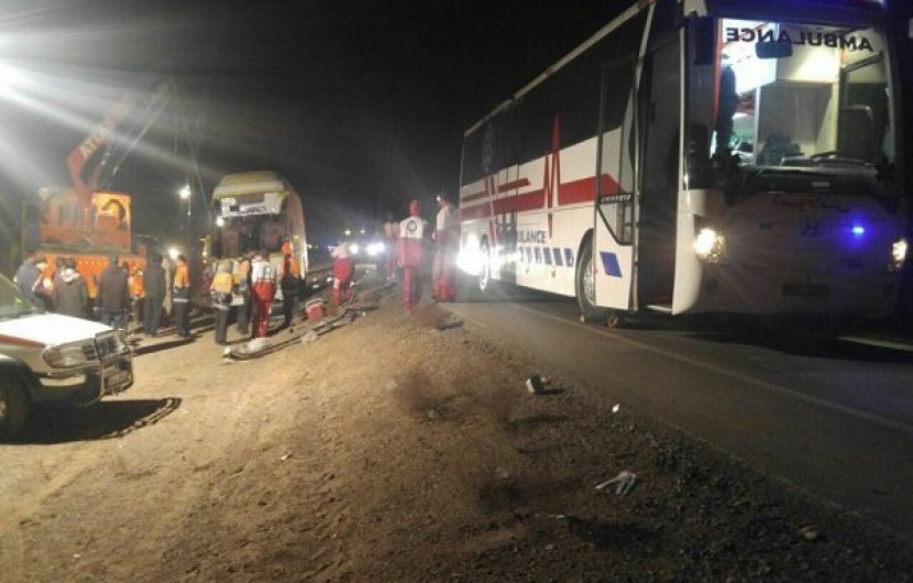 واژگونی ۲ دستگاه اتوبوس در جنوب استان ۹ مجروح برجای گذاشت