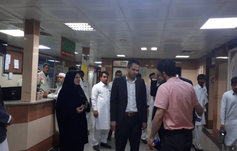 فرماندار از بیماران بستری در بیمارستان خاتم انبیاء ایرانشهر دیدار کردند