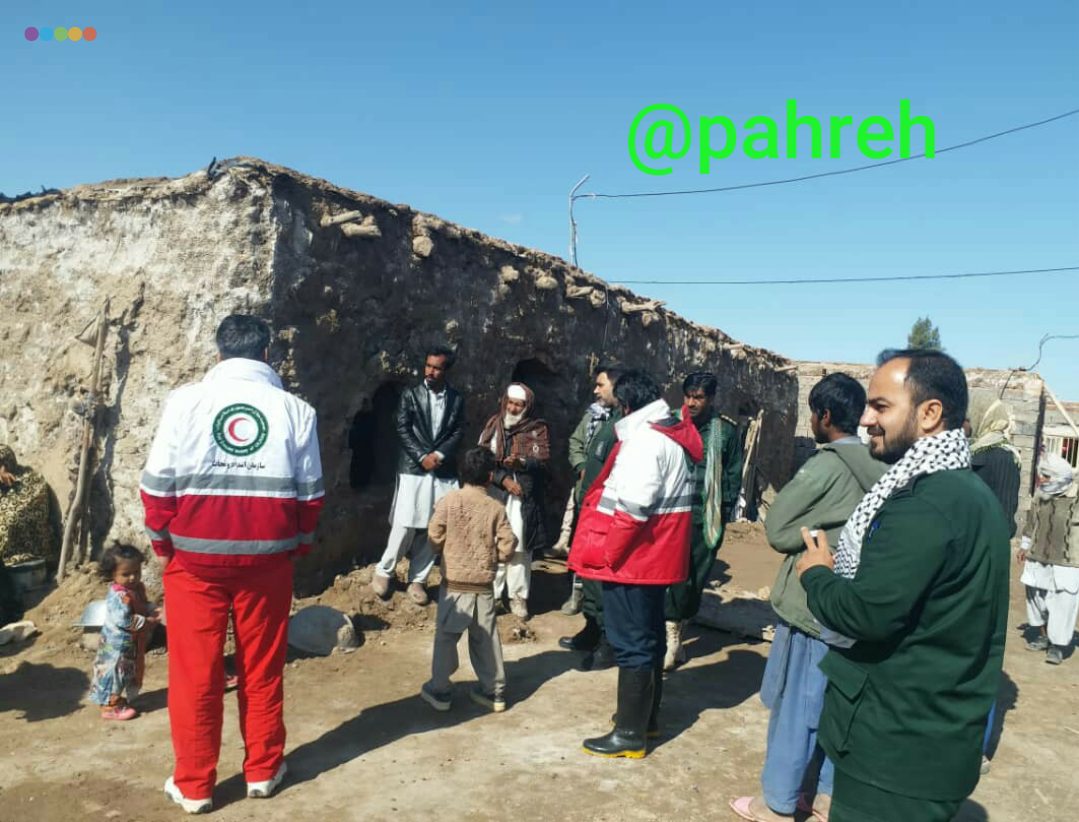 کمک پاسداران سپاه شهرستان ایرانشهر به سیل زدگان