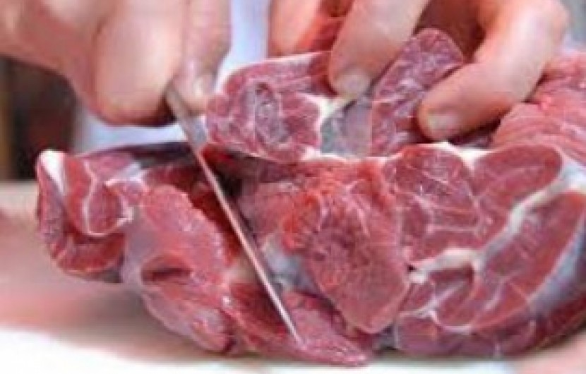 بیش از ۸۰ کیلوگرم گوشت شتر آلوده در ایرانشهر کشف شد