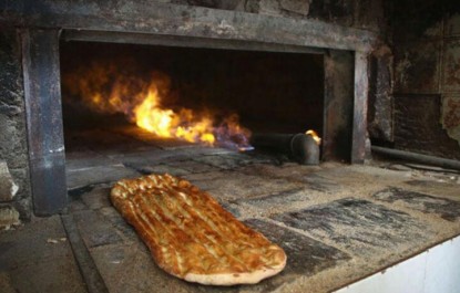 آرد سهمیه‌ای پاسخگوی نیاز مشتریان نیست/زنگ خطر کرونا در شلوغی صف‌ نانوایی‌ های ایرانشهر به صدا در آمد