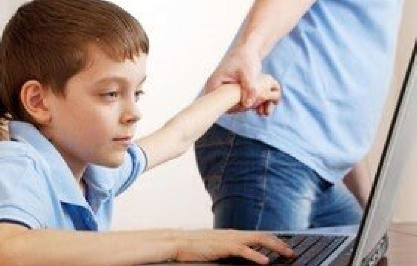 کودکان نیاز به فضای مجازی پاک دارند /افسردگی و انزوا نتیجه اعتیاد به اینترنت
