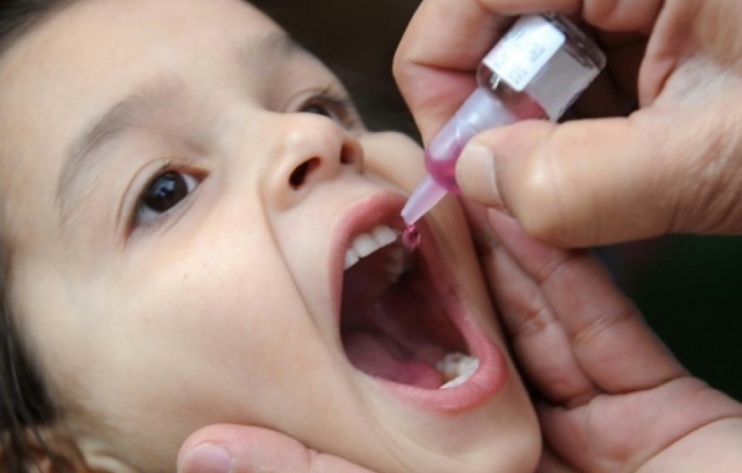 واکسیناسیون کودکان زیر ۵ سال علیه بیماری فلج اطفال