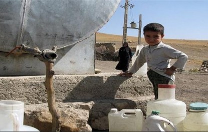 افت فشار آب مشکلات برخی شهروندان ایرانشهری را دو چندان کرده است / زندگی در تابستان داغ بدون آب امکانپذیر نیست