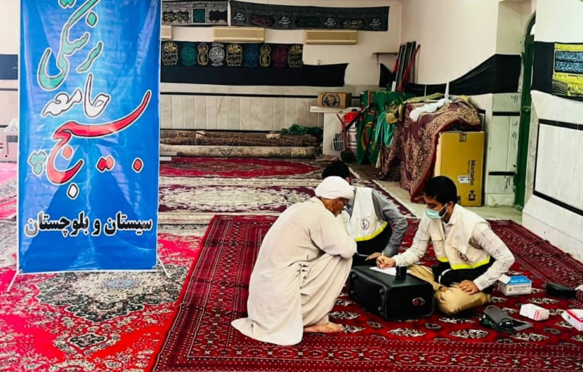 "بسیج جامعه پزشکی" مطبی به وسعت ایران/ پزشکان جهادگر ۷۵۳ نفر را در مناطق محروم درمان کردند