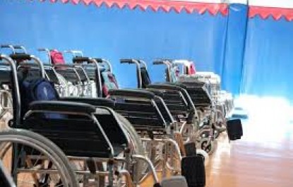  ۲۰ دستگاه ویلچر بین معلولین ایرانشهری اهدا شد