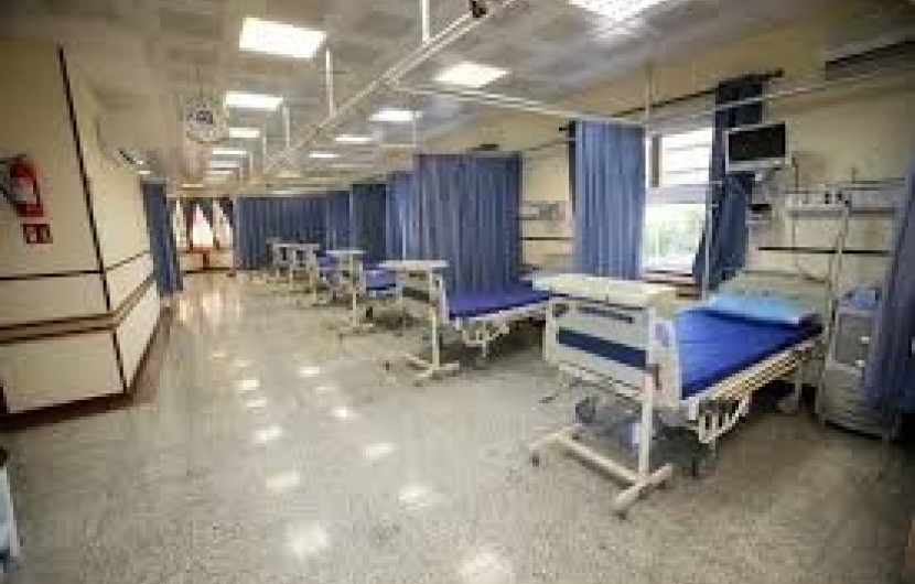 مردم شهرستان بمپور از نبود بیمارستان رنج می برند/ به خواب رفتن مسئولین باعث عدم توجه به طرح تحول سلامت شده است