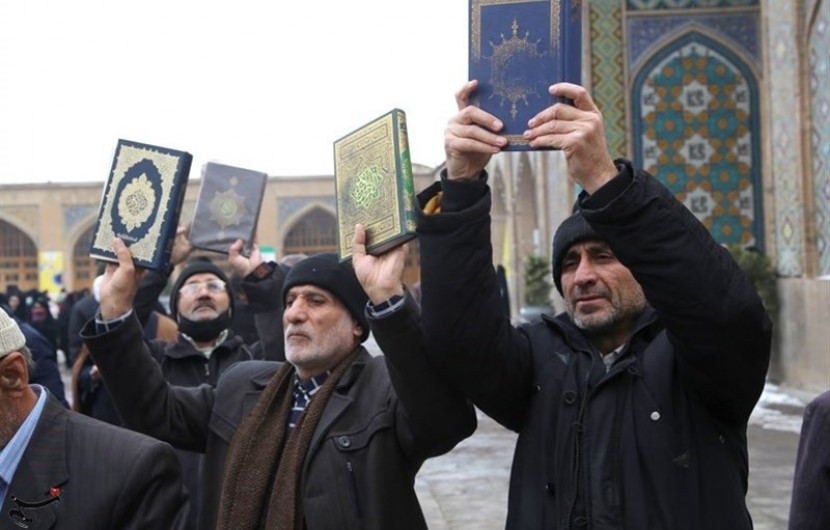 مسلمانان در مقابل اهانت به مقدسات اسلام سکوت نکنند